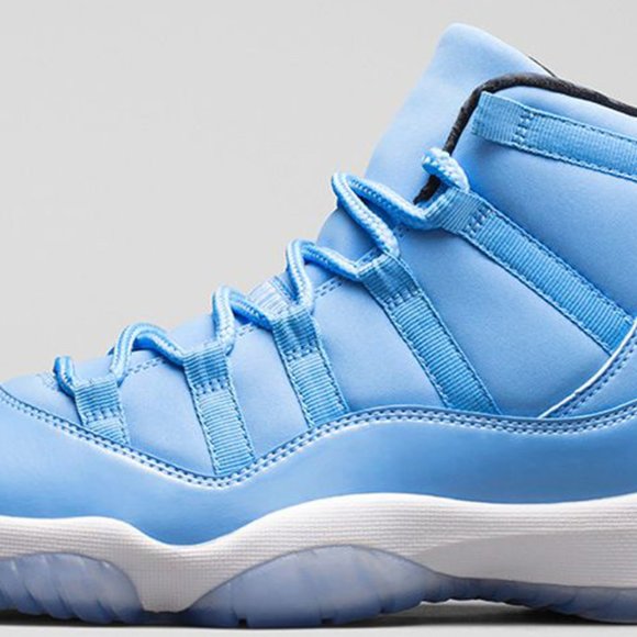 Air Jordan 11 Retro 'Pantone' Mens Sneakers - Picture 3 of 3